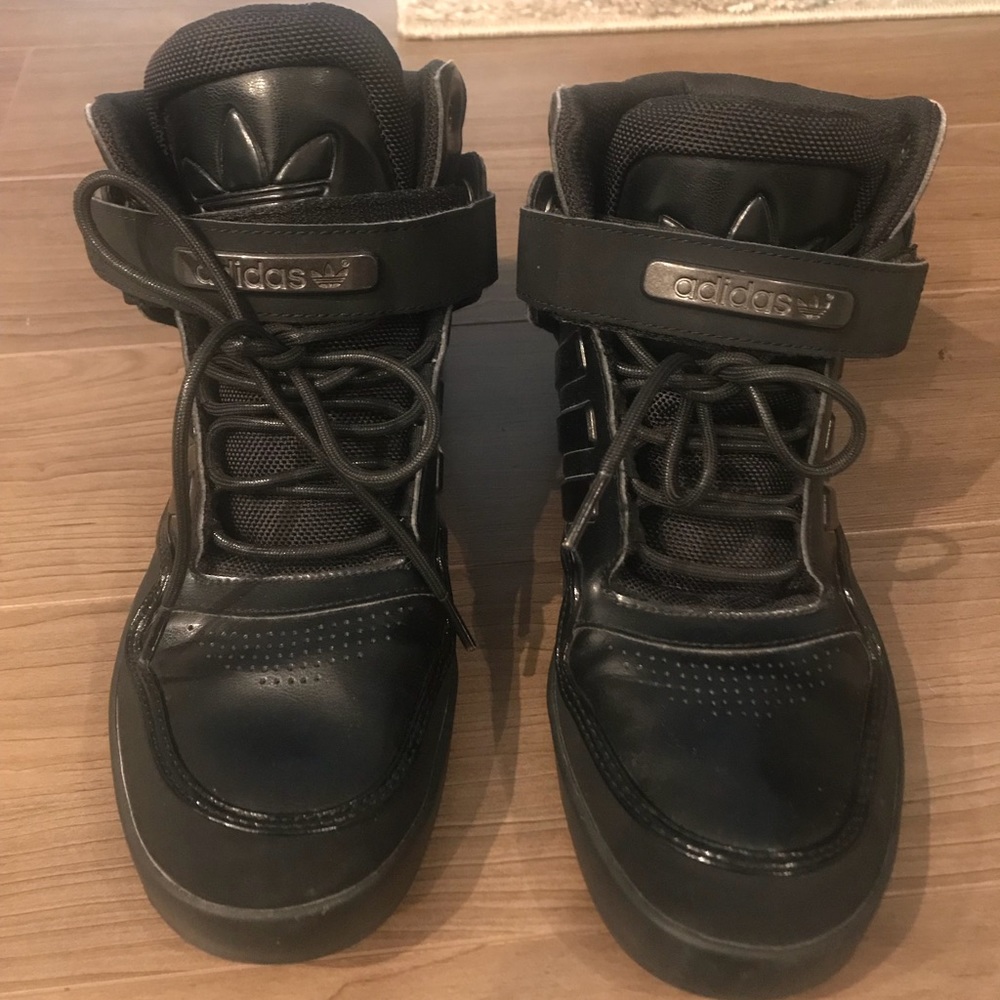 Men’s Adidas black high top